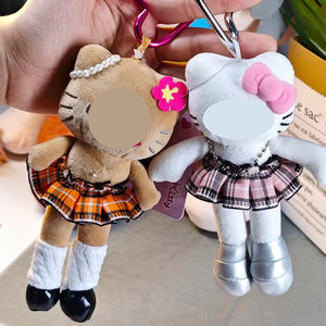 新しいかわいい足の長いキティプリーツスカート変更可能人形服ペンダントバックパックキーチェーン - Product Image 1