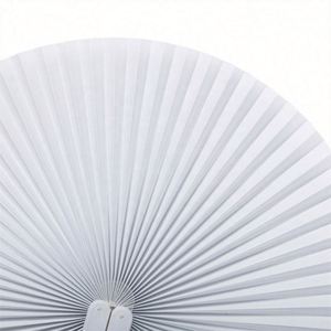 Abanicos de Papel Plegables en Forma de Corazón Blancos con Asas de Plástico, Colores Personalizados, para Pintar DIY - Product Image 4