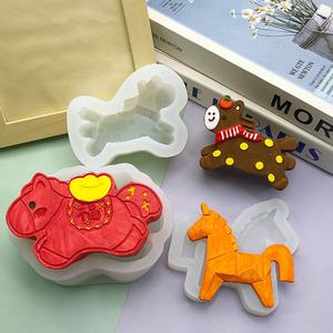Molde para hornear de mousse geométrico con diseño de Yuanbao y <span class=keywords><strong>Caballito</strong></span>, para atraer la riqueza, apto para horno, para chocolate DIY - Product Image 1