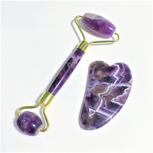Amazon vente chaude <span class=keywords><strong>pas</strong></span> <span class=keywords><strong>cher</strong></span> améthyste gua sha <span class=keywords><strong>jade</strong></span> <span class=keywords><strong>rouleau</strong></span> guasha <span class=keywords><strong>de</strong></span> raclage en visage équipement <span class=keywords><strong>de</strong></span> beauté - Product Image 1