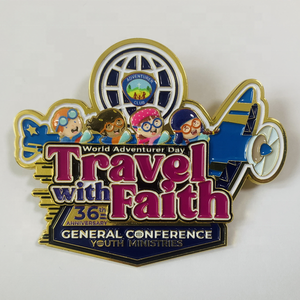 Pin Metálico de la Celebración Mundial del Día del Aventurero 2025, Disponible en Existencia - Product Image 1