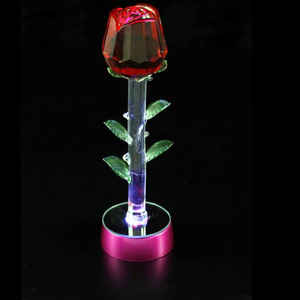 Scultura di <span class=keywords><strong>Rosa</strong></span> <span class=keywords><strong>in</strong></span> <span class=keywords><strong>Cristallo</strong></span> <span class=keywords><strong>Rosa</strong></span> con Base LED Lucida 12cm per Regalo di Nozze R-0917 - Product Image 1