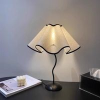 Lampe de table LED nordique de style mid-century moderne en forme de pétale avec télécommande à bouton, veilleuse à intensité variable pour éclairage d'ambiance de chevet