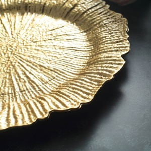 Assiettes rondes en plastique de 13 pouces avec bord festonné, design floral récifal, pour dîner, mariage, décoration de fête - Product Image 6