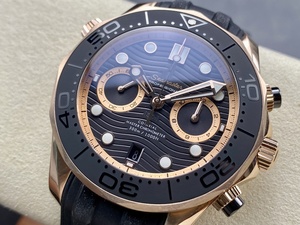 Montre de plongée mécanique de 44mm en or rose de qualité 5A avec mouvement 9900 N1 Factory 300m Chrono Black Ceramic Bezel New - Product Image 3