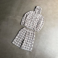 Ensemble survêtement coupe-vent en nylon à carreaux personnalisé OEM pour homme, avec capuche réglable, poignets et ourlet élastiques, veste légère et short