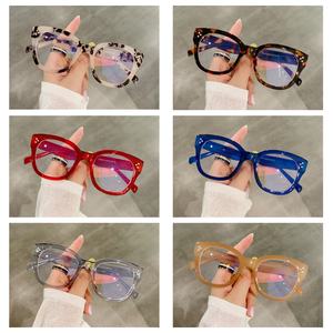 Gafas antiluz azul con remache cuadrado clásico Popular de alta calidad y bajo <span class=keywords><strong>precio</strong></span>, <span class=keywords><strong>lentes</strong></span> de refracción personalizadas, montura de gafas ópticas <span class=keywords><strong>para</strong></span> Miopía - Product Image 2