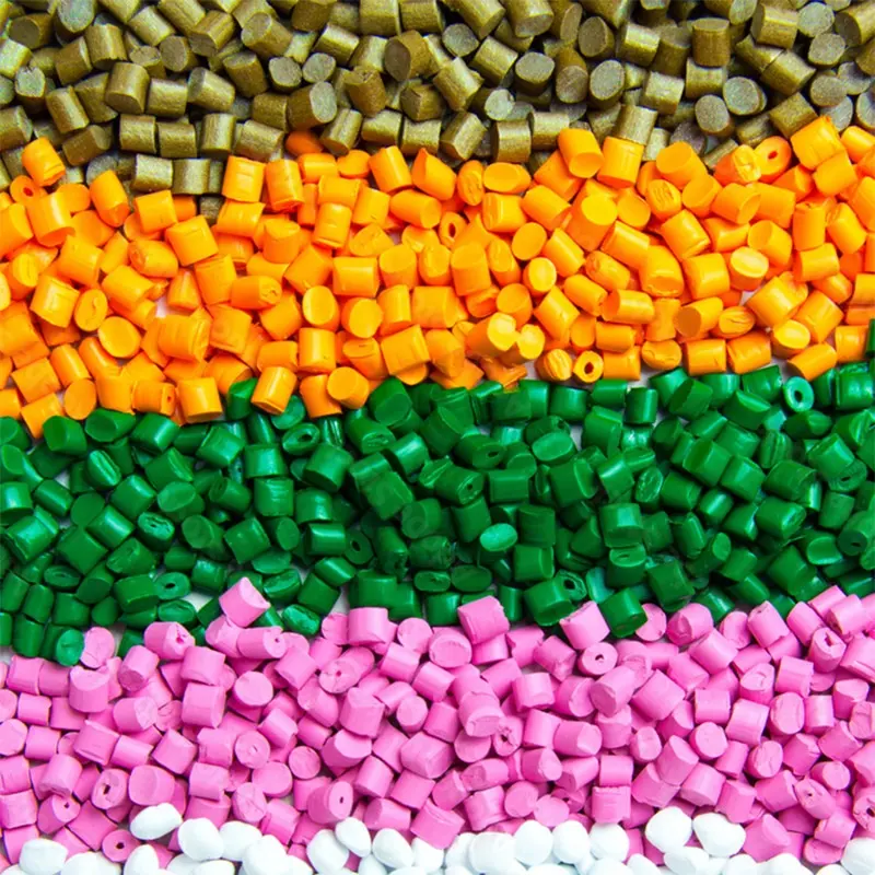 China Lieferanten Schlussverkauf Pellet-Kunststoffpartikel Arten von Farbe Meisterbatch