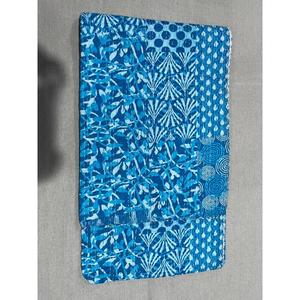 Colcha de algodón Kantha hecha a mano con estampado artístico en bloques y textura en capas para un uso cálido y elegante en el dormitorio. - Product Image 1