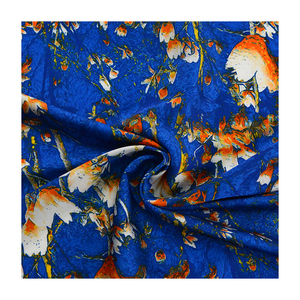 Tissu Offre Spéciale satiné soyeux imprimé numérique de motifs floraux personnalisés pour vêtements pour femmes - Product Image 1