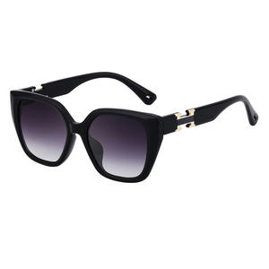 Lunettes de soleil œil de chat style européen et américain pour femmes, protection UV400, monture PC, verres noirs, tendance streetwear, protection solaire - Product Image 5