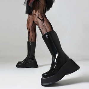 Botines de tacón alto de cuña para mujer, con plataforma y suela gruesa, de charol brillante, botines cortos cómodos con cremallera lateral - Product Image 1