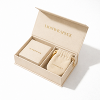 Lionwrapack Vente en Gros Boîte à Bijoux Magnétique en Forme de Livre, Coffret Cadeau Aimanté pour Boucles d'Oreilles, Collier et Bague