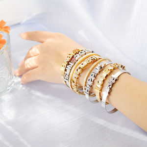 OEM ODM Fabricant de bijoux tendance 14k 18K Bracelet collier personnalisé plaqué or Fourniture d'une usine de bijoux personnalisés