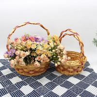 Panier de rangement de pique-nique tissé à la main, manche rond et haut avec décoration, panier portable de fleurs fraîches, tranche de bois, osier