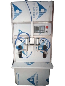 Machine de remplissage semi-automatique à double embout pour liquides visqueux, capacité de remplissage de 1 à 5 <span class=keywords><strong>litres</strong></span>. - Product Image 5