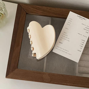 Pinces à cheveux en acrylique en forme de cœur, style coréen, design personnalisé, impression UV, pinces à cheveux florales, vente en gros - Product Image 6