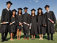 2025 usine Source personnalisé de haute qualité prix bas en gros adulte robe de graduation et casquette robes académiques