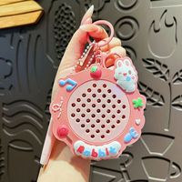 Porte-clés en peluche avec tableau de dessin magnétique en plastique à motif de dessin animé mignon, jouet pendentif avec enregistrement sonore électrique pour enfants, sac d'école, fête