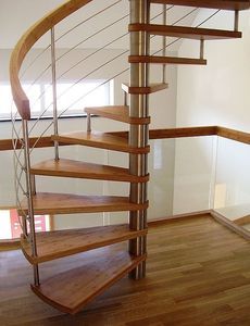 Escalier en colimaçon en bois avec poutre centrale en acier au carbone, conception personnalisée pour escalier intérieur - Product Image 5