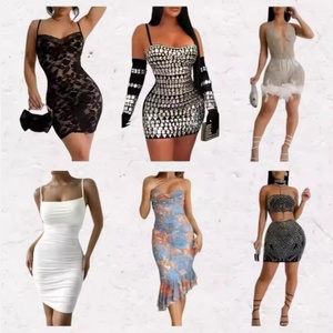 Venta al por Mayor de Ropa de Mujer, Ropa de Segunda Mano a la Moda, Vestidos Sexys y Estilos Variados de Ropa Femenina - Product Image 1