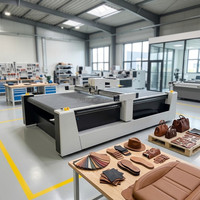 Cutter numérique multi-matériaux à lame oscillante pour cuir, chaussures, sacs, tapis, mousse – Système industriel