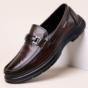 Mocassins en cuir pour hommes, bout rond, semelle en caoutchouc antidérapante, chaussures de conduite décontractées, couleur unie, décoration à boucle - Product Image 1