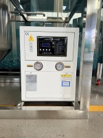 Presse à huile, équipement de raffinage d'huile brute, ligne de production d'huile à petite échelle pour huile de graines de tournesol et de noix