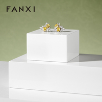 Présentoir carré blanc laqué pour bijoux, socle en bois pour collier, bague, boucles d'oreilles, accessoires de présentation minimalistes