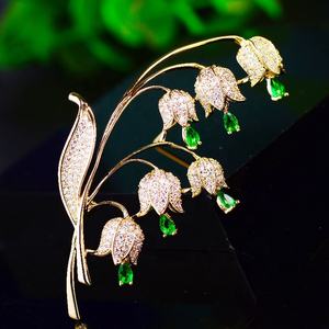 Vêtements floraux créatifs Pin Pull Cardigan Manteau Accessoires Muguet Broche personnalisation - Product Image 3