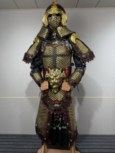 Tragbare chinesische Sängertungs-Generalschuppenrüstung im Stil der Song-Dynastie, komplettes Set mit Helm, gestreift, Cosplay-Requisite für Ausstellungen - Product Image 1