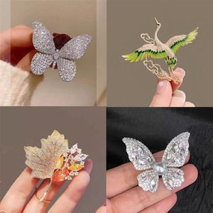 Fashion Brooches Butterfly Zinc Alloy Claw Setting Party Women's Jewelry Accessory - Product Image 1