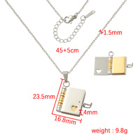 Bijoux personnalisés en acier inoxydable gravés avec logo personnalisé Collier pendentif livre pliable de simulation 3D pour couple
