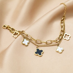 Nouveau bracelet en acier inoxydable en gros pour femmes pendentif feuille de trèfle en acier au titane sans décoloration plaqué or 18 carats Style tendance - Product Image 4