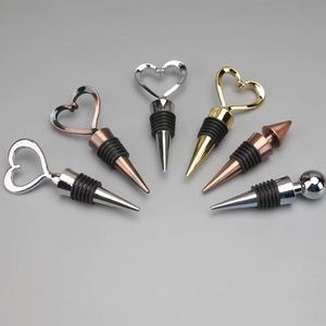 Creative Reusable Heart-Shaped Red Beverage <b>Bottle</b> <b>Stopper</b> Plastic Material Wine and for Champagne <b>Bottles</b> - Product Image 1