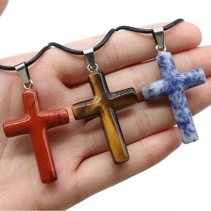 40mm Natürlicher Großer Kristall Rund Geformter Kreuz-Anhänger für DIY Halskette Schlüsselanhänger Schmuck Großhandel - Product Image 2