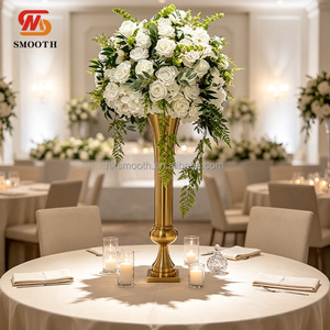 Support floral décoratif élégant pour événements de mariage, centre de table de mariage, guide d'allée de mariage, grand vase à fleurs en métal doré - Product Image 2
