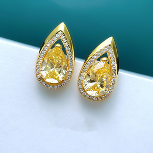 Eleganti Orecchini a Perno con Zirconi a Goccia, Design a Forma di Pera, Gioielli da Donna alla Moda, per Uso Quotidiano, Regalo Chic - Product Image 2