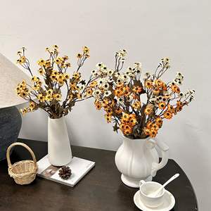 Fleurs artificielles de marguerite et de camomille en soie, blanches et orange, pour décoration florale, accessoires de mariage et de maison pour l'automne, décoration de table, haute simulation - Product Image 3