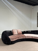 Nordisches Sofa im Antikmünzen-Stil mit Gebogener Form, Einzigartiges Großes Flachschicht-Stoffsofa, Halbrundes Mondförmiges Sofa
