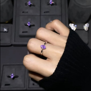 Anillo de Diamantes Brillantes en Forma de Lágrima Morada Minimalista de Joyería Fina, Exquisito Anillo para el Dedo Índice, Anillo de Lágrima con Diamantes de Imitación - Product Image 2