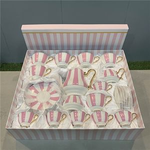 Service à thé et café classique en céramique écologique, 27 pièces, avec accents dorés, comprenant théière, sucrier et soucoupes pour le thé de l'après-midi - Product Image 1