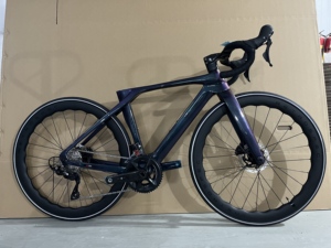 Bicicleta de Carretera Twitterbike 700C de Fibra de Carbono con Frenos de Disco T10pro R7170 de 24 Velocidades y Juego de Ruedas de Carbono Wave, Bicicleta Urbana - Product Image 2