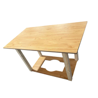 Table à manger carrée moderne en bois massif Camilla avec base chauffante pour une utilisation hivernale à la maison