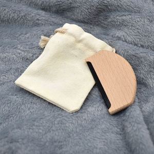 Peine para Suéter Portátil con Logotipo Personalizado, Peine de Madera Ecológico para Cachemira con Bolsa - Product Image 5