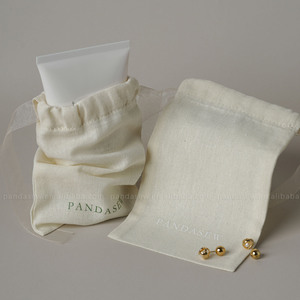 PandaSew Sac d'emballage léger en coton avec logo personnalisé, garni d'organza, avec cordon de serrage, pour bagues, boucles d'oreilles, colliers et bijoux - Product Image 3