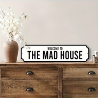 Bienvenue chez la Mad House, plaque murale en métal, style minimaliste noir et blanc, avec slogan amusant, décoration vintage pour entrée de ferme ou maison.