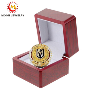 Anello Personalizzato Campionato 2026 con Zirconi Pave Completo, Placcato Oro, Gioielli di Lusso da Uomo, Anello Campioni Lega, Trofeo Vincitore Heavy Metal - Product Image 6