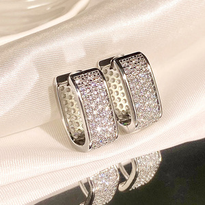 Eleganti Orecchini a Clip per Donne, Design Traforato Chic, Gioielli da Sposa - Product Image 2