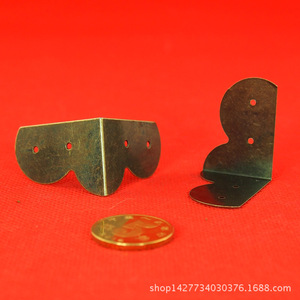 Protectores de Esquinas Estilo Antiguo 30x22mm de Acero al Carbono para Cajas de Almacenamiento, Diseño Tradicional - Product Image 4